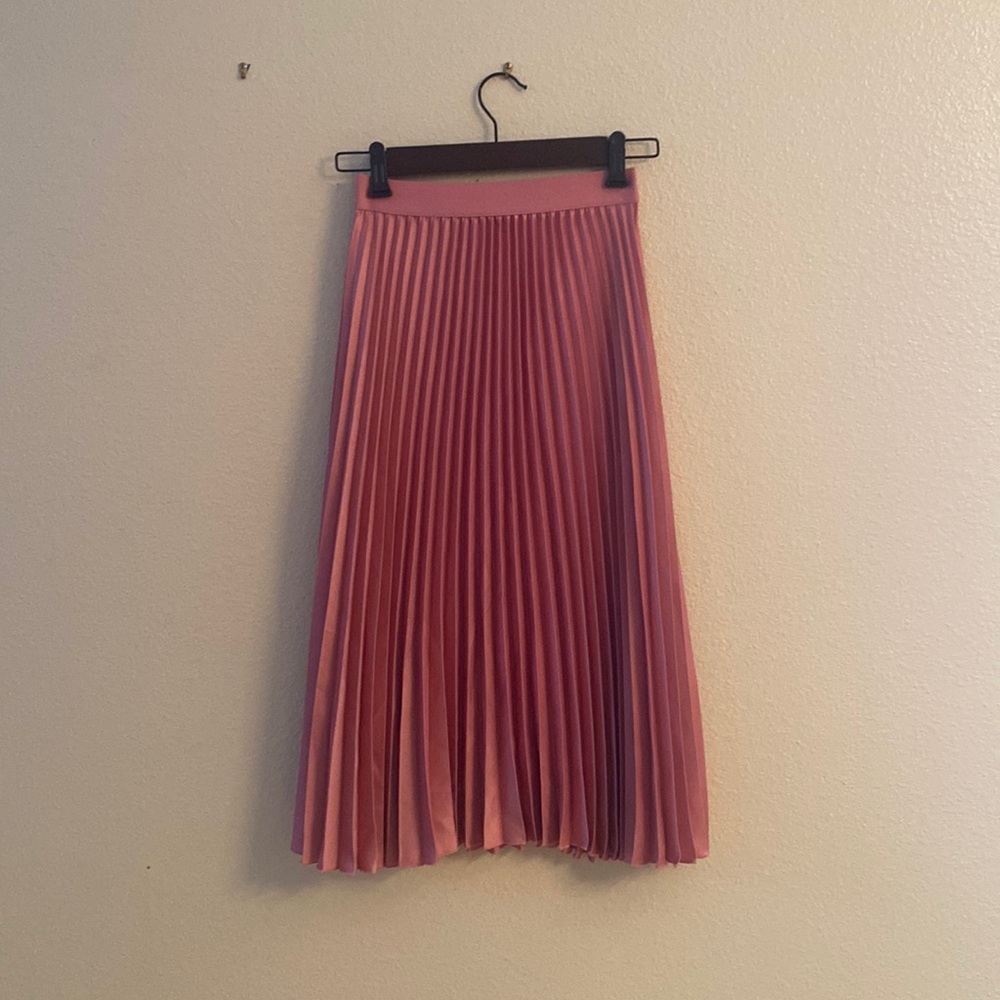 H&M Pink Pleated Skirt